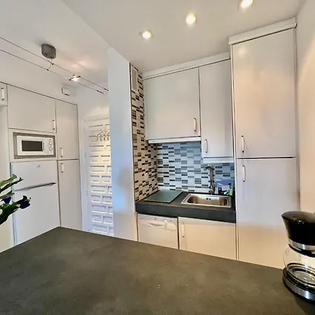 Apartman Modern Front Sea View In Benalbeach
