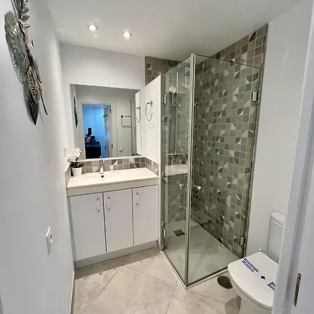 Modern Front Sea View In Benalbeach Apartman